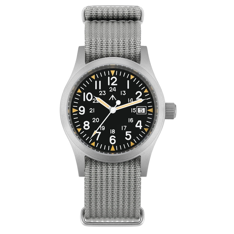 Relógio militar Militado ML05 com movimento de quartzo Ronda 515, cristal de safira abaulado com revestimento antirreflexo de alta transparência e luminescência, 38 mm, estilo vintage.